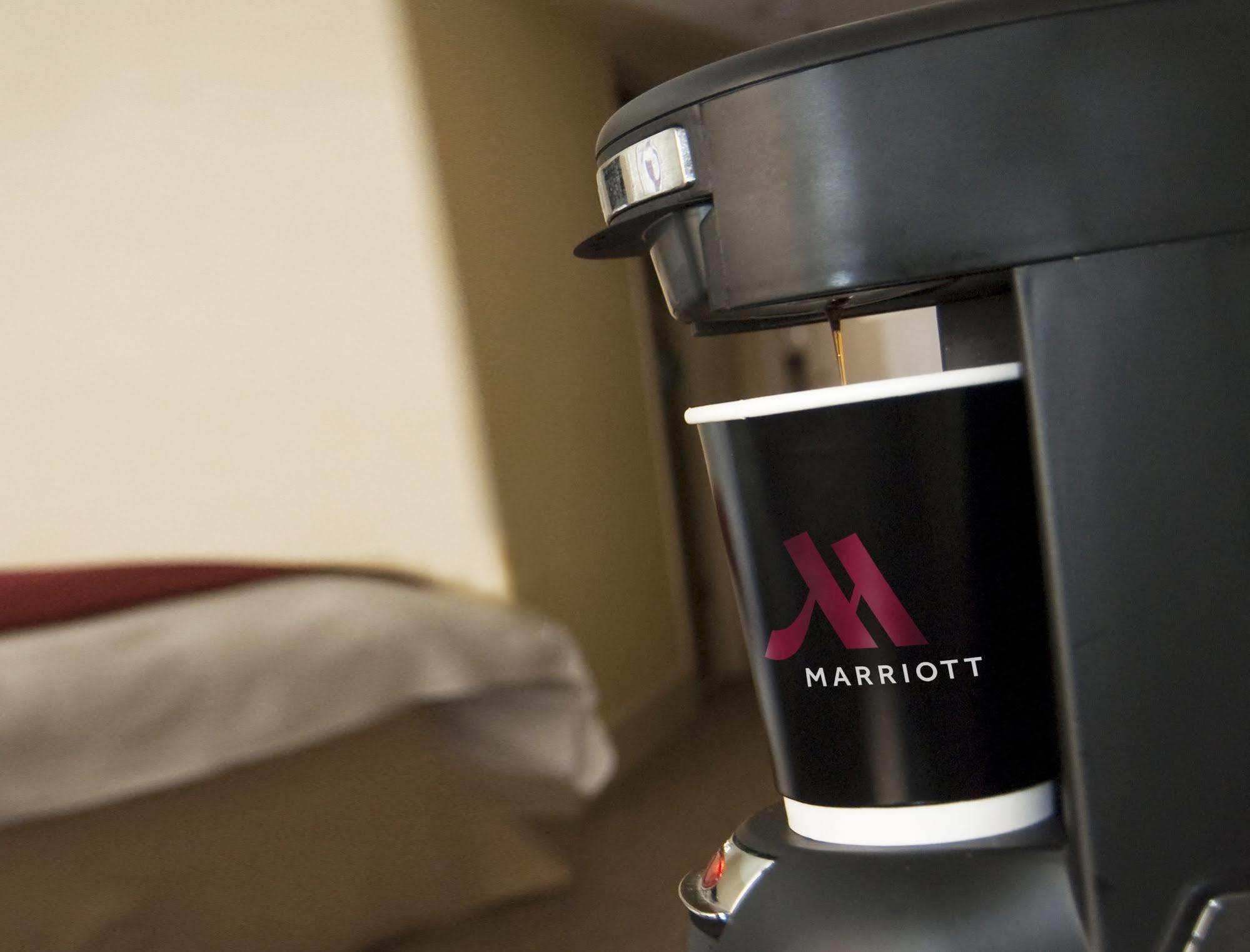 Trumbull Marriott Shelton Exteriör bild
